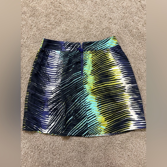 LOFT Skirt - Picture 3 of 4